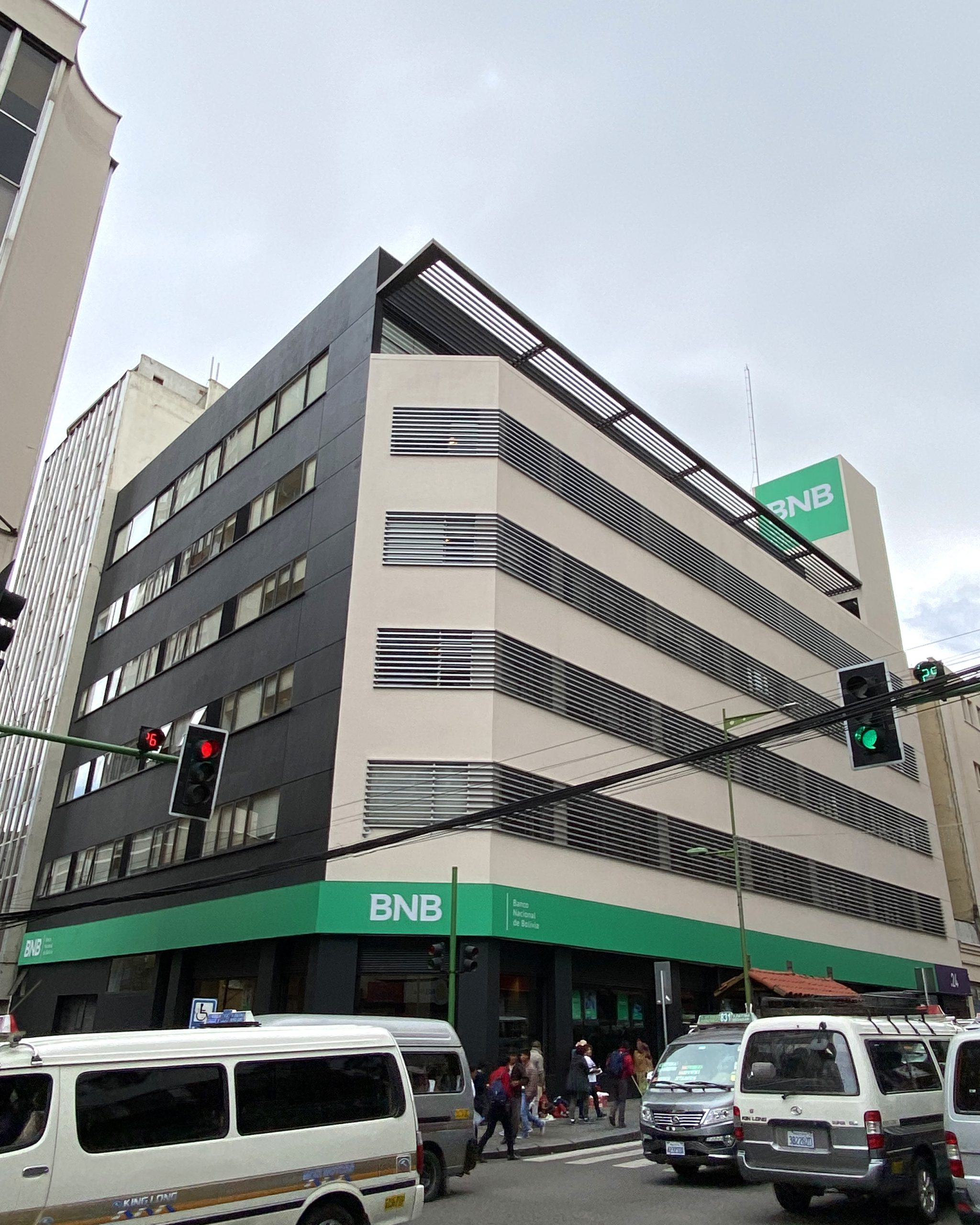 Banca Los depósitos llegan a us 27.502 MM, la mora no crece y su