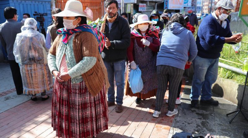 La peste del Covid-19 arrinconó a la población y los contagios se multiplican en el país fuente Urgente.bo