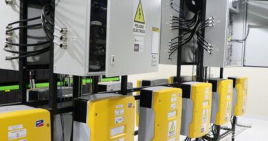 Arrancan un sistema híbrido de generación y distribución de energía en el Beni a un costo de Bs 10.5 MM Arrancan un sistema híbrido de generación y distribución de energía en el Beni a un costo de Bs 10.5 MM